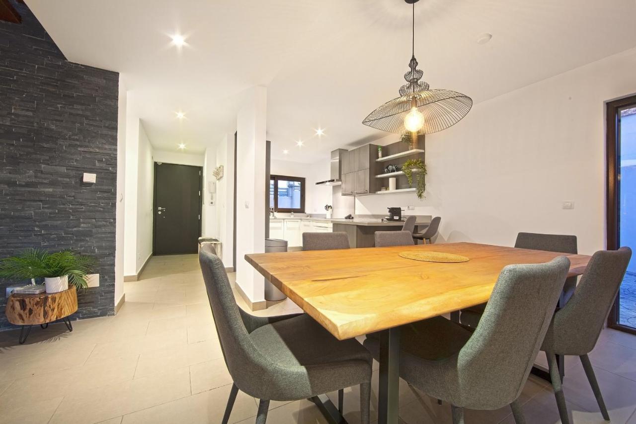 Modern Villa Close To Costabella Beach 马尔韦利亚 外观 照片