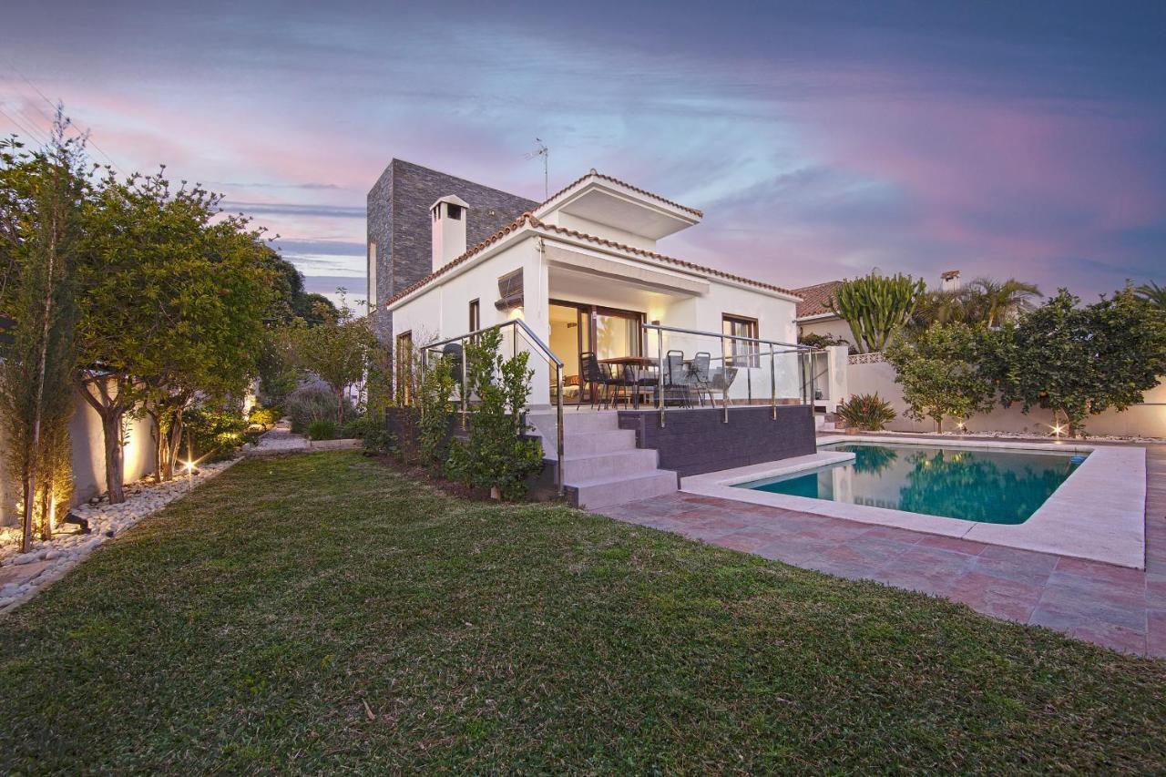 Modern Villa Close To Costabella Beach 马尔韦利亚 外观 照片