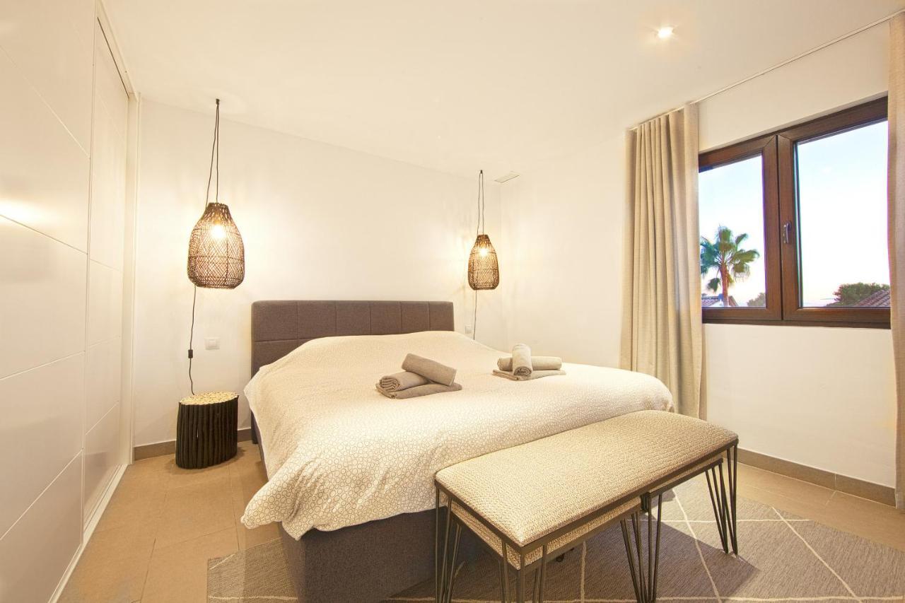 Modern Villa Close To Costabella Beach 马尔韦利亚 外观 照片
